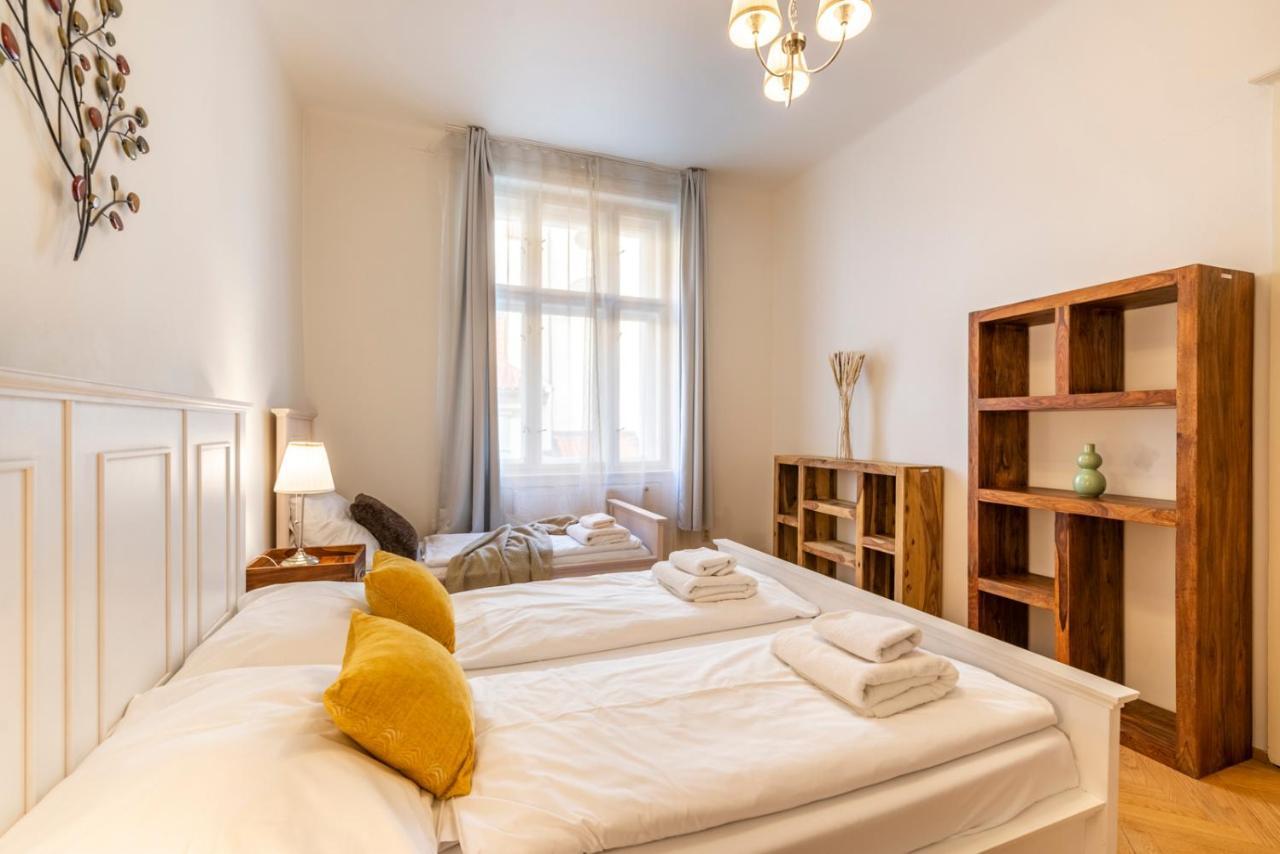 Templova - Old Town Apartments Praag Buitenkant foto