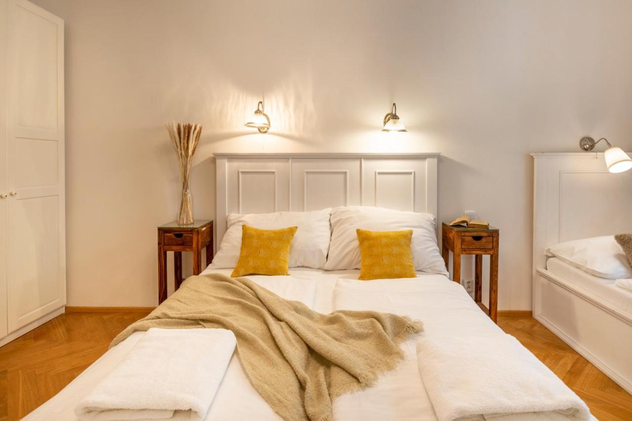 Templova - Old Town Apartments Praag Buitenkant foto