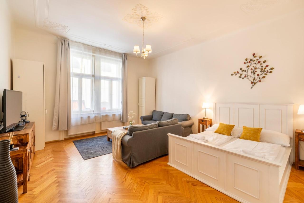Templova - Old Town Apartments Praag Buitenkant foto