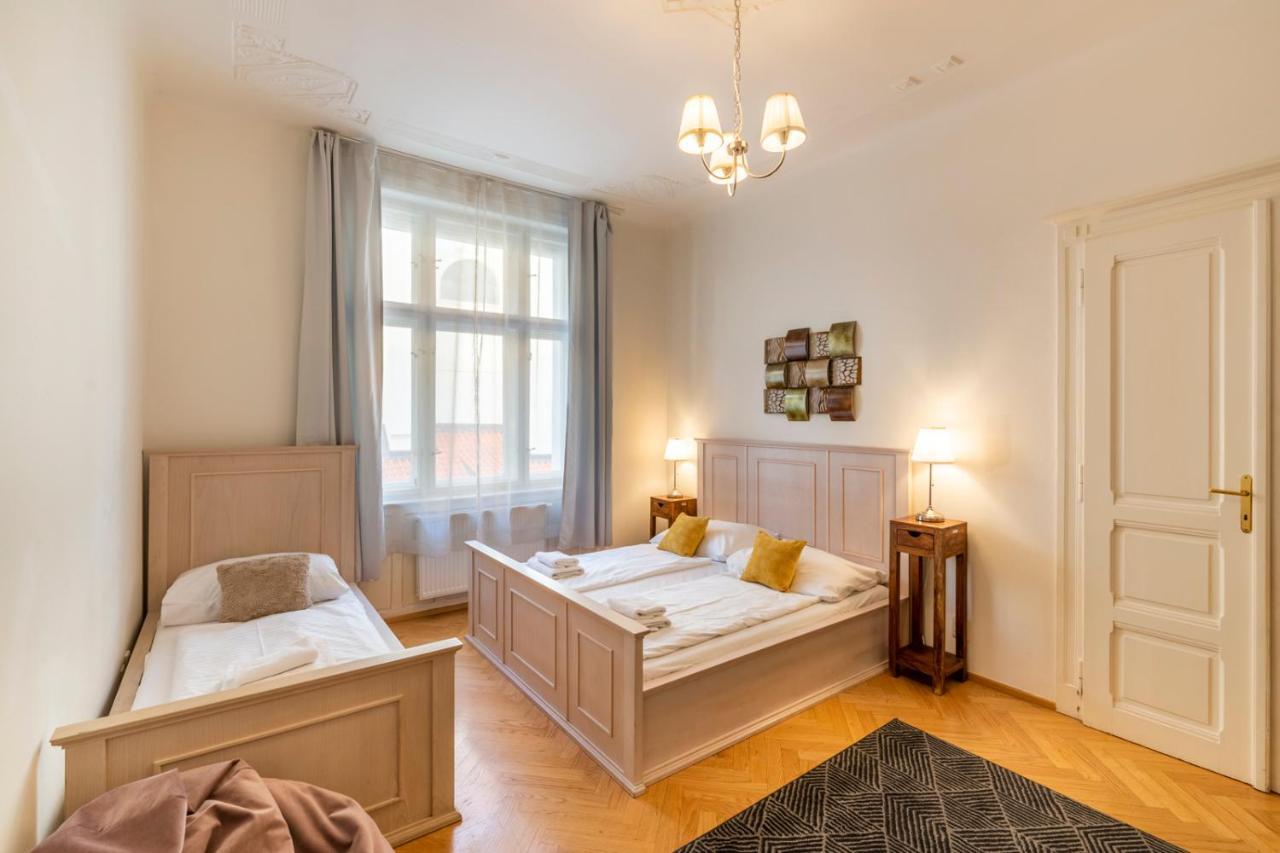 Templova - Old Town Apartments Praag Buitenkant foto