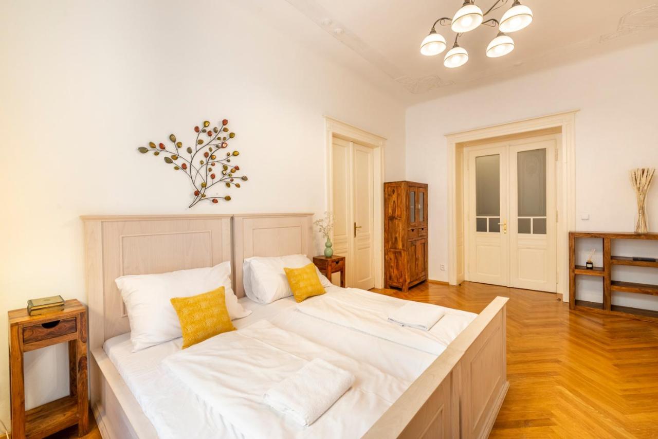Templova - Old Town Apartments Praag Buitenkant foto
